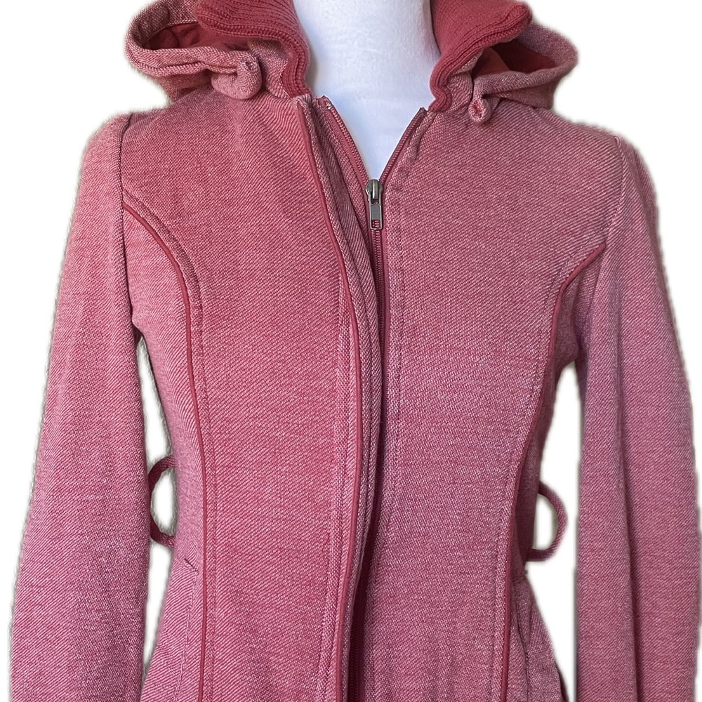 Guess sweatshirt. Size Small.
